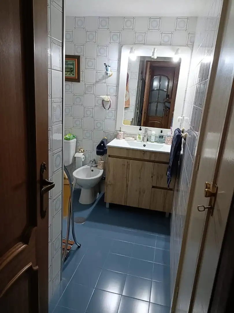 Bathroom of Flat for sale in Espiel  with Air Conditioner, Terrace and Storage room