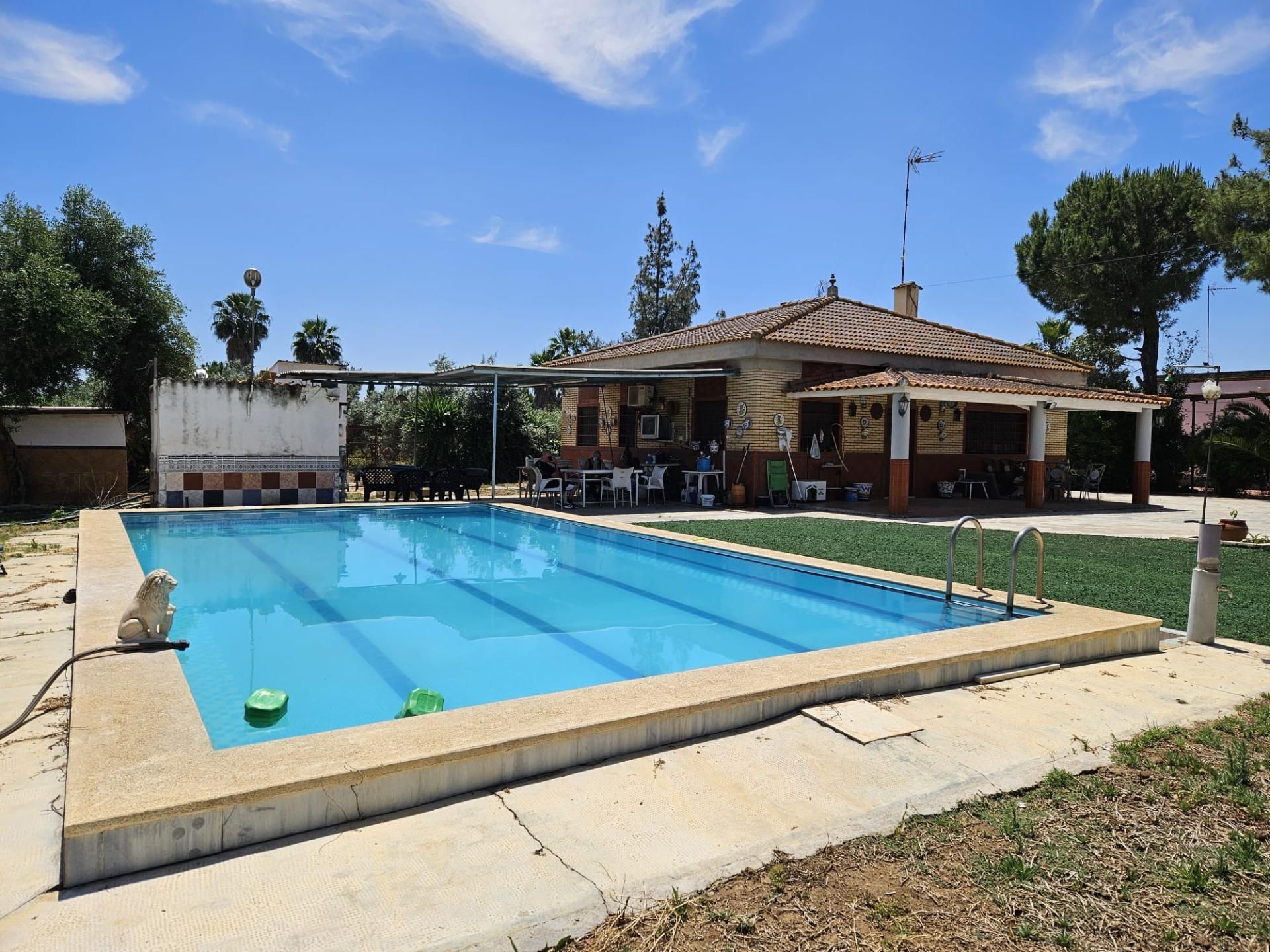 Piscina de Casa o xalet en venda en Utrera amb Traster i Piscina