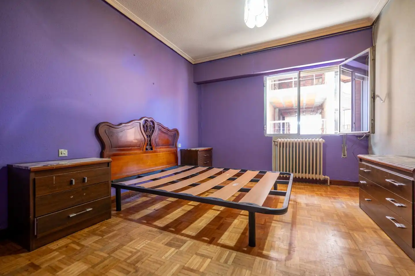 Dormitori de Pis en venda en Ávila amb Calefacció, Parquet i Moblat