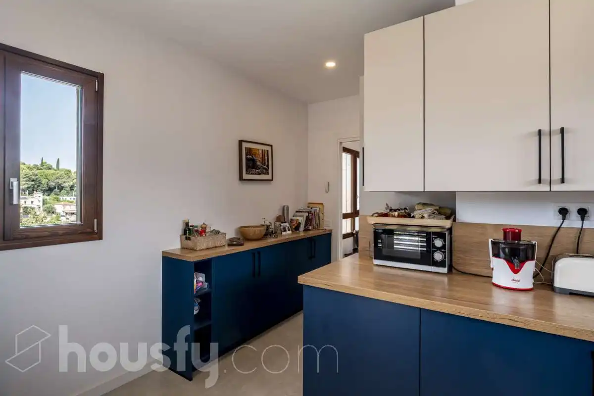 Cocina de Casa o chalet en venta en Sant Cugat del Vallès con Aire acondicionado, Jardín privado y Terraza
