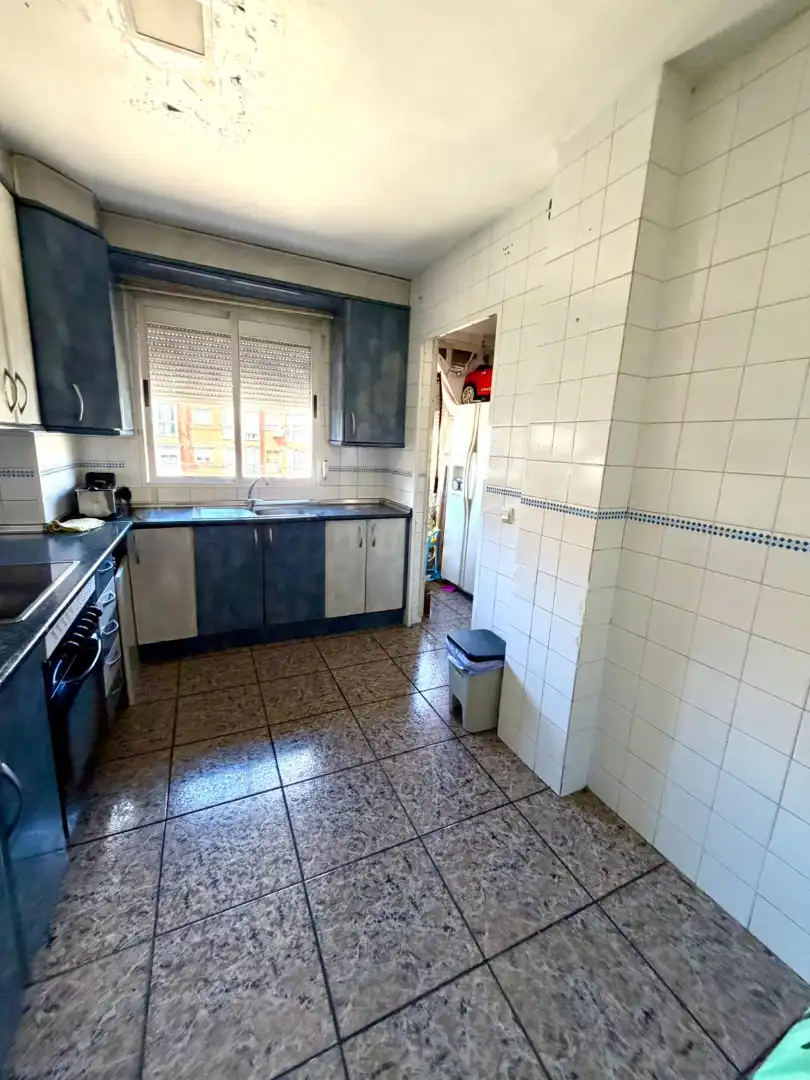 Kitchen of Flat for sale in Madrid  with Air Conditioner, Heating and Storage room
