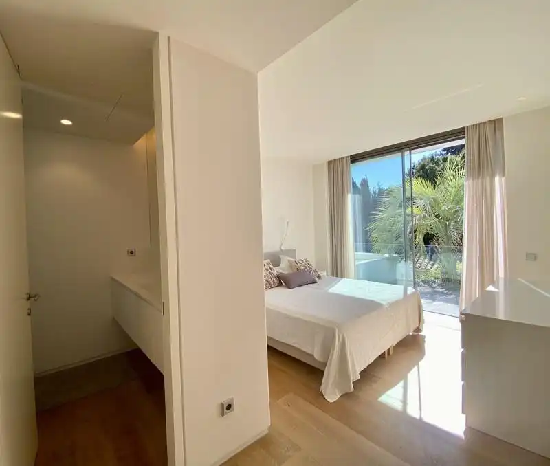 Dormitori de Casa adosada de lloguer en Marbella amb Aire condicionat, Calefacció i Jardí privat
