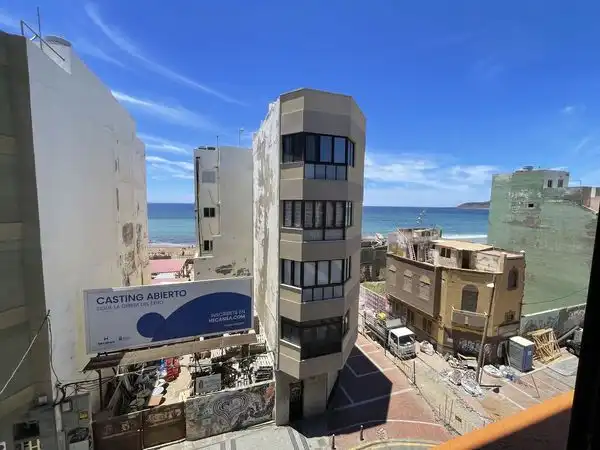 Vista exterior de Pis en venda en Las Palmas de Gran Canaria amb Moblat