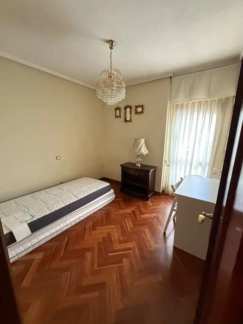 Schlafzimmer von Wohnung zur Miete in Madrid mit Heizung, Terrasse und Möbliert