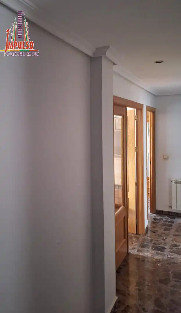 Piso en venta en Albacete con Calefacción, Trastero y Balcón