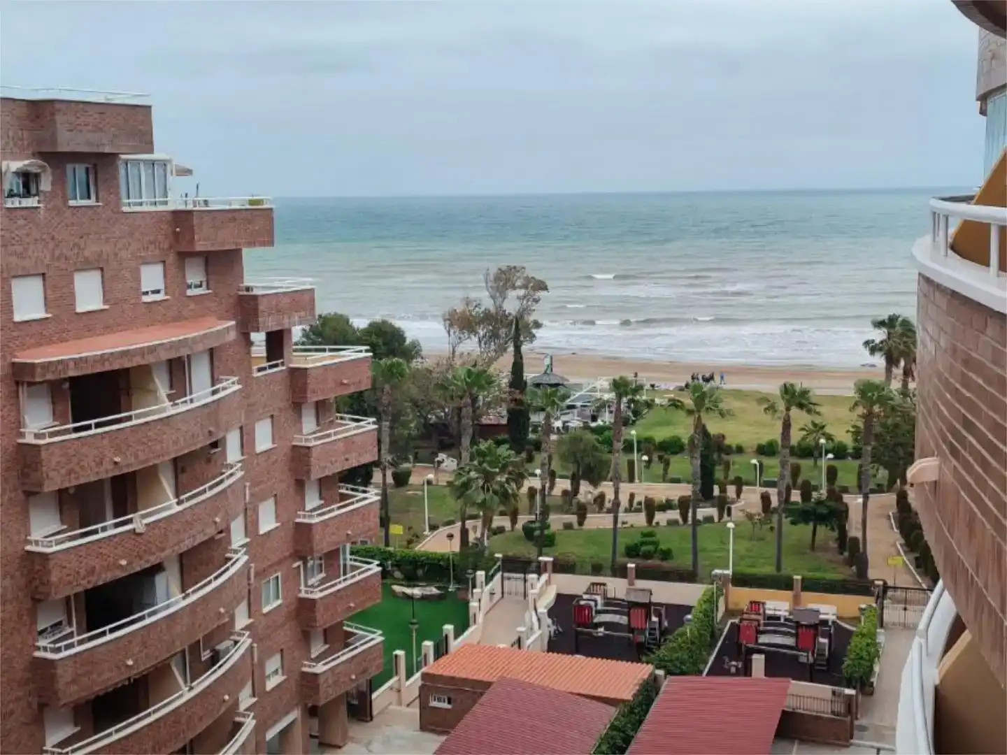 Vista exterior de Piso en venta en Oropesa del Mar / Orpesa con Aire acondicionado, Jardín privado y Piscina