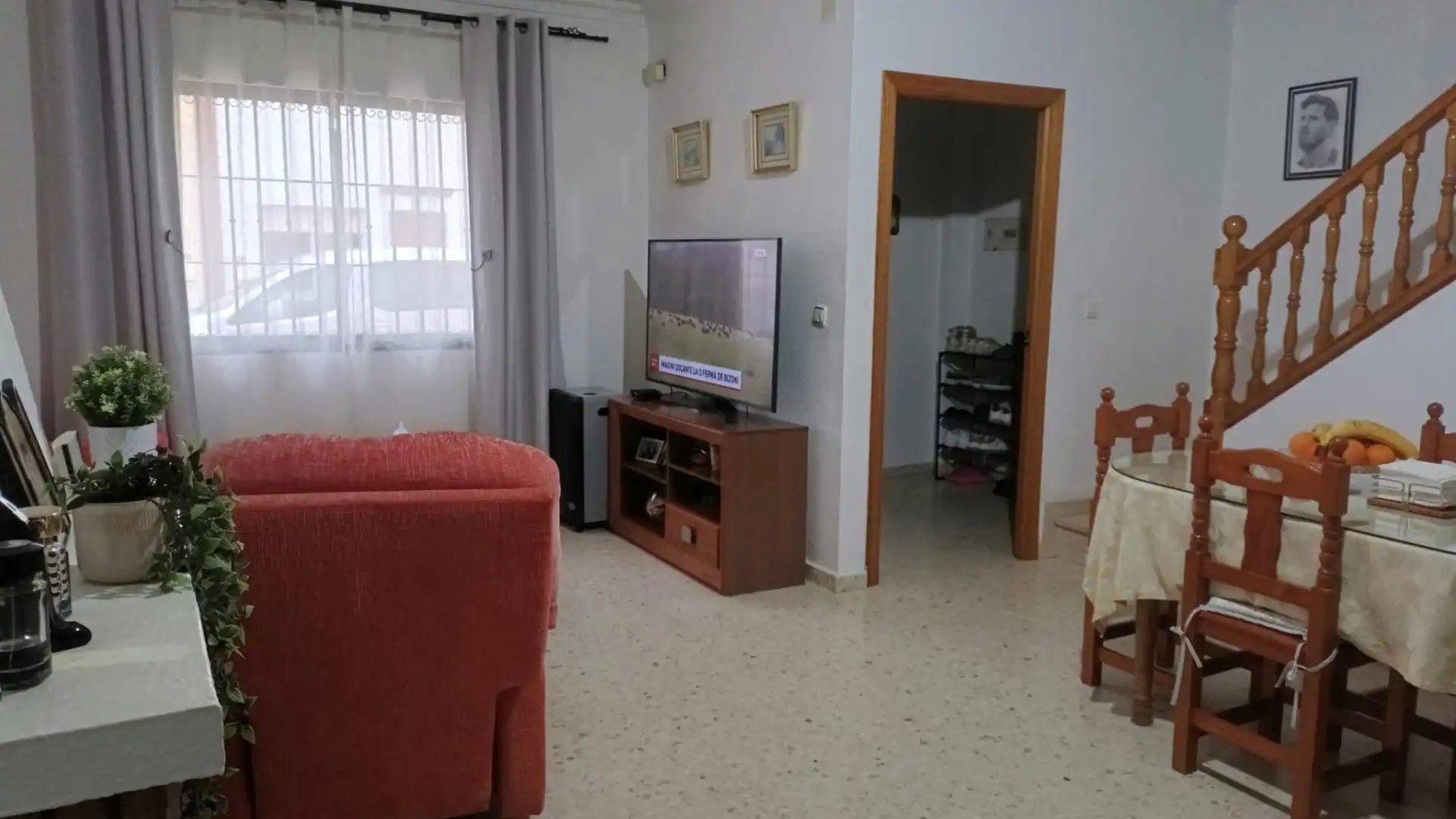 Sala d'estar de Casa adosada en venda en Lepe amb Terrassa, Traster i Balcó