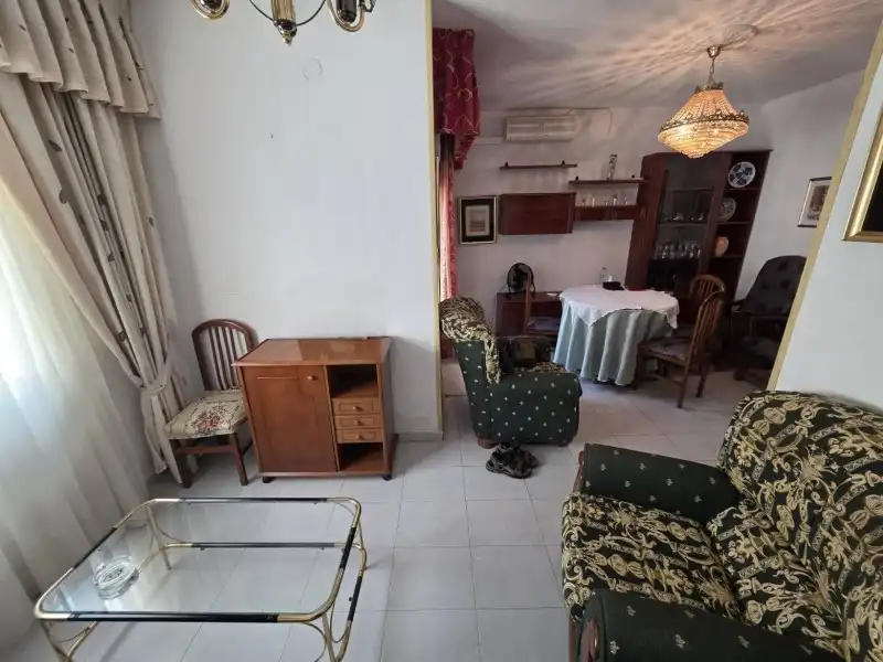 Sala d'estar de Casa o xalet en venda en Valdeobispo amb Aire condicionat, Jardí privat i Terrassa