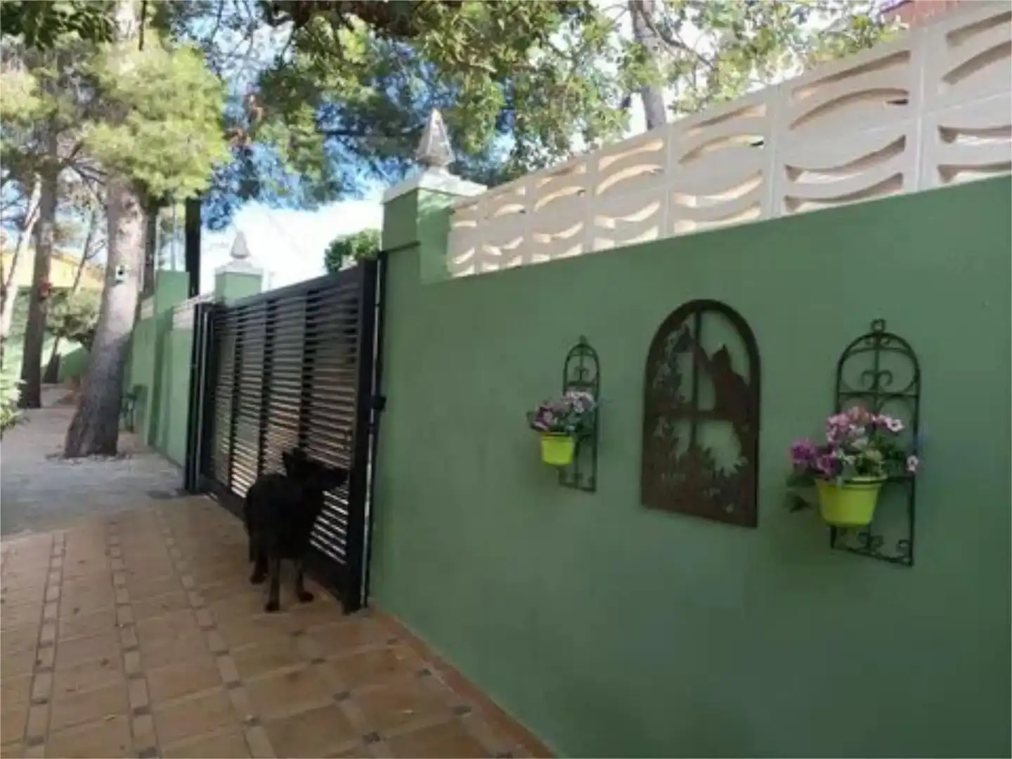 Garden of Houses for sale in Gilet  with Air Conditioner, Private garden and Storage room