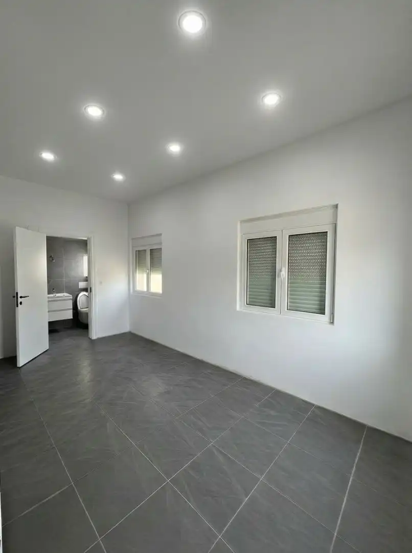 Bajo en venta en Salut - Lloreda