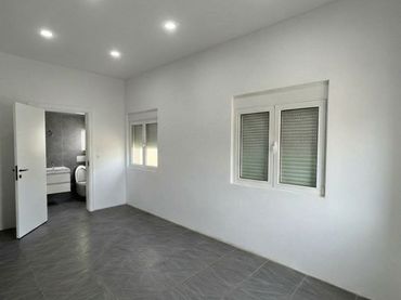 Rez-de-chaussée à vendre à Salut - Lloreda