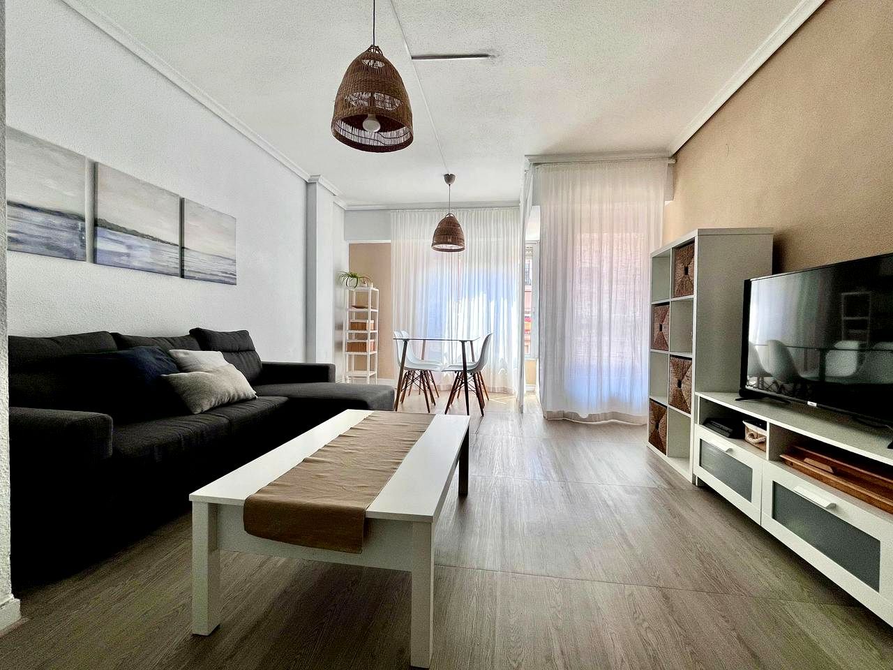 Living room of Flat for sale in Torrent  with Parquet flooring, Terrace and Balcony