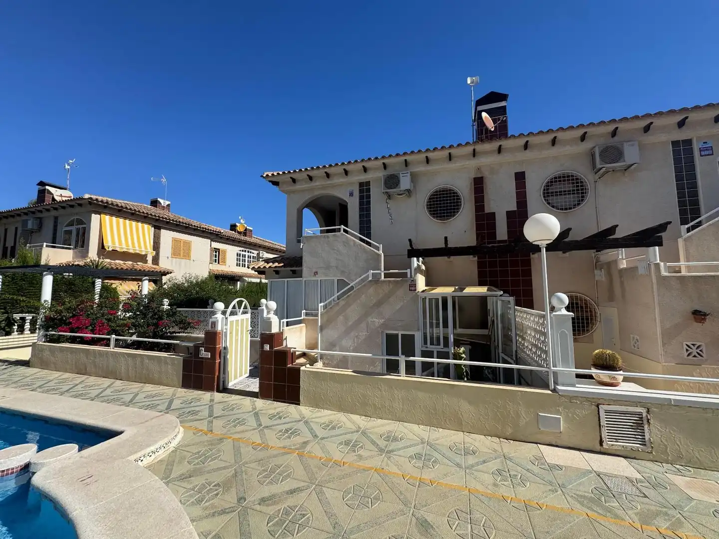 Bungalow con piscina in vendita a Avenida Espuña, imagen 3
