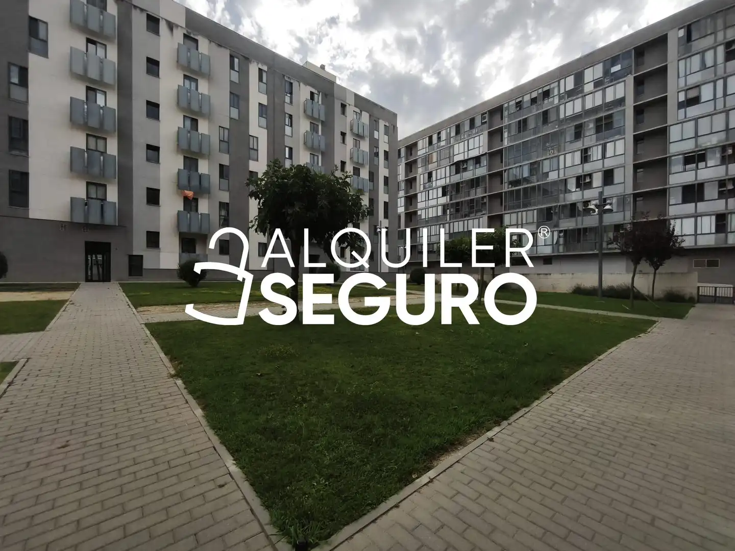 Exterior view of Flat for rent in Zaragoza  with Air Conditioner, Heating and Terrace