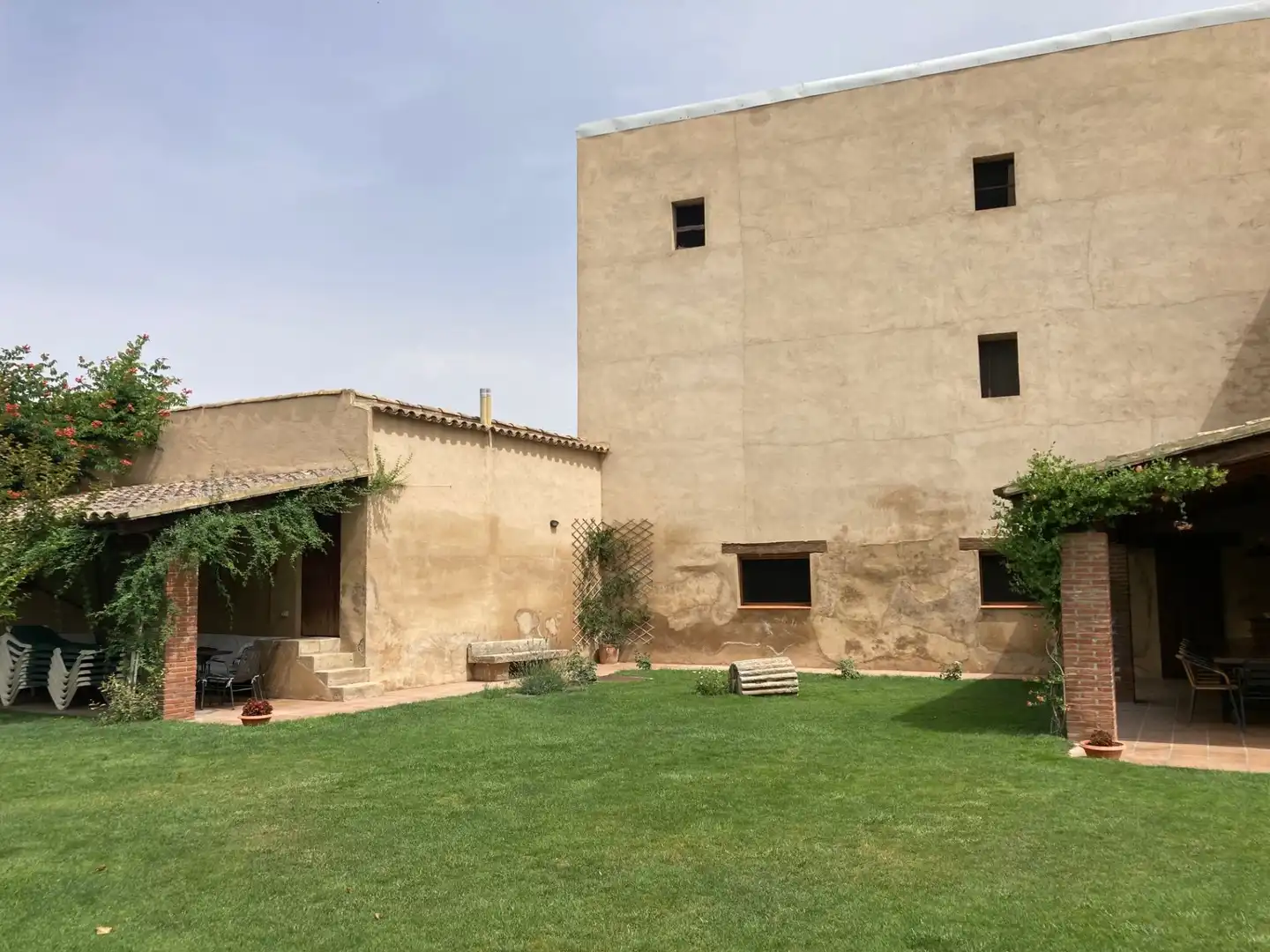 Vista exterior de Casa o xalet en venda en Vilanova de Bellpuig amb Calefacció, Jardí privat i Piscina