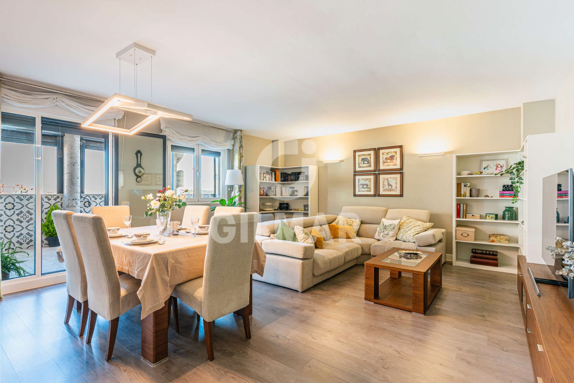 Sala d'estar de Àtic en venda en  Madrid Capital amb Aire condicionat, Calefacció i Terrassa