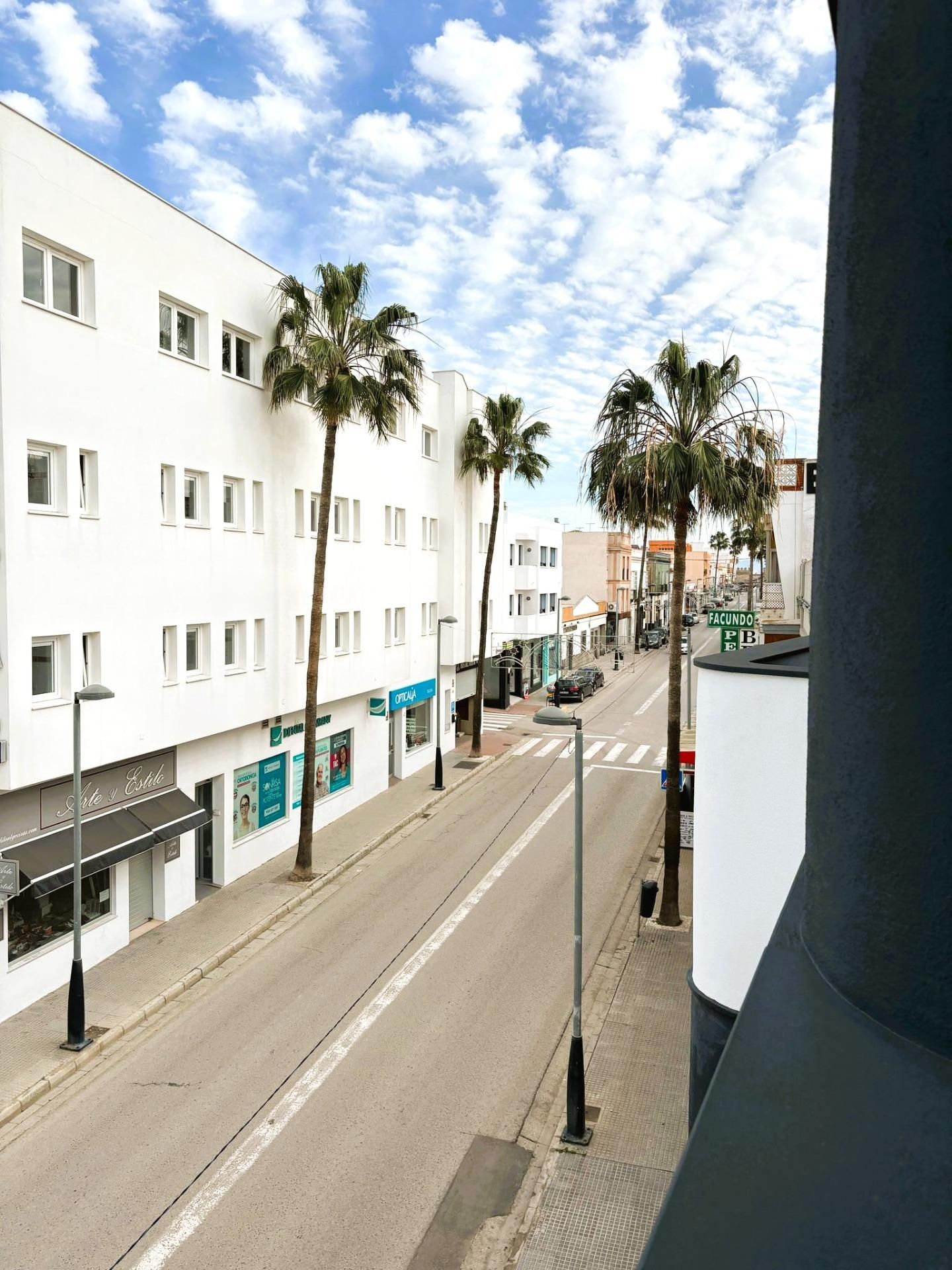 Vista exterior de Àtic en venda en Tarifa amb Aire condicionat, Terrassa i Traster