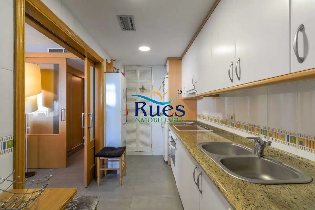 Cocina de Ático en venta en Benicasim / Benicàssim con Aire acondicionado, Calefacción y Trastero