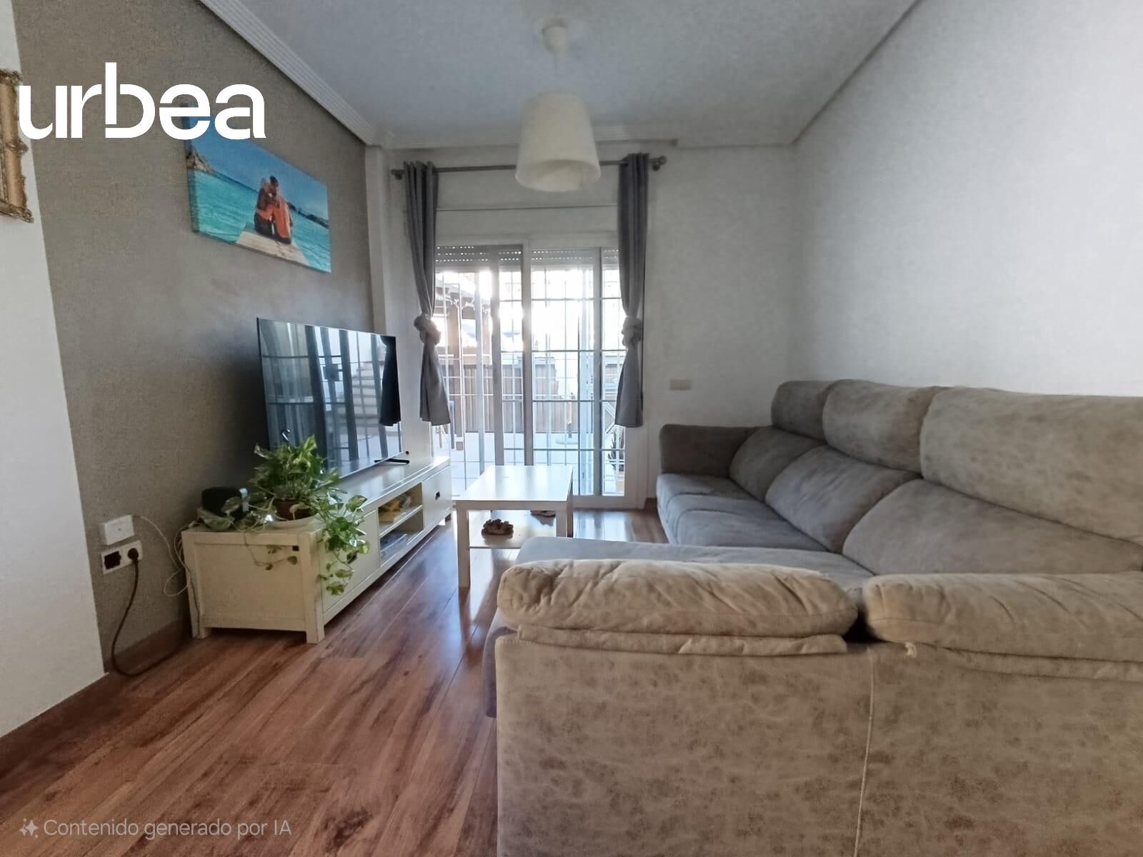 Sala d'estar de Casa adosada en venda en Málaga Capital amb Jardí privat, Terrassa i Piscina
