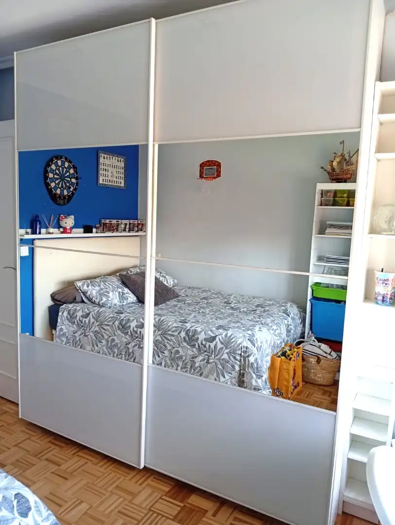 Habitación de Piso en venta en Gijón  con Calefacción, Parquet y Terraza