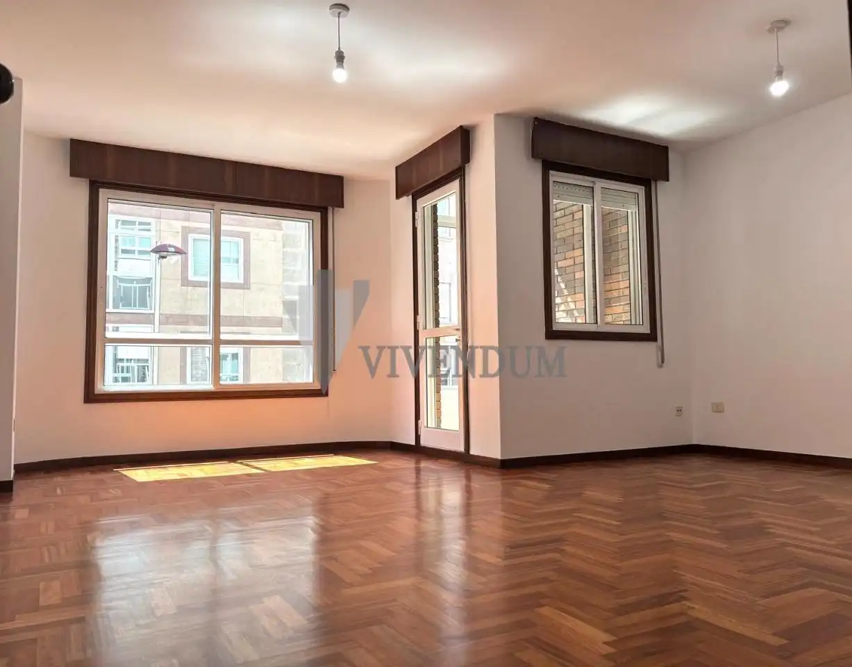 Habitación de Piso de alquiler en Vigo  con Calefacción, Parquet y Terraza