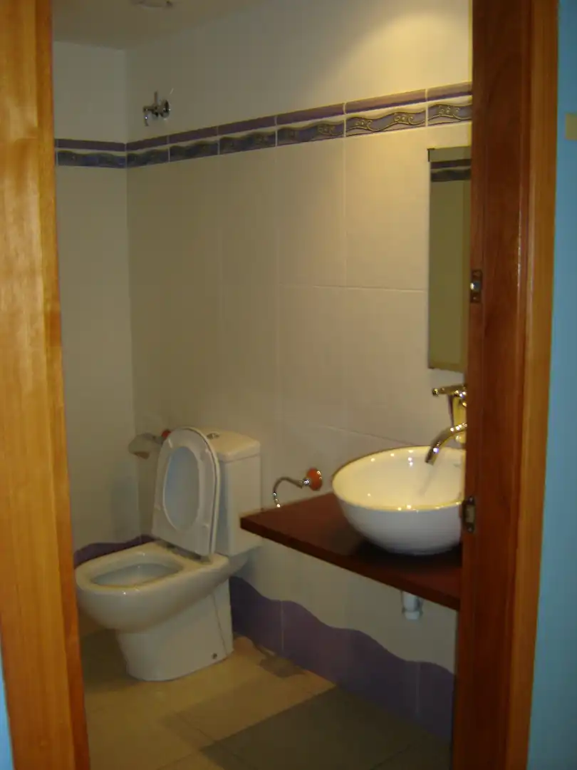 Baño de Oficina de alquiler en La Bisbal d'Empordà con Aire acondicionado y Calefacción