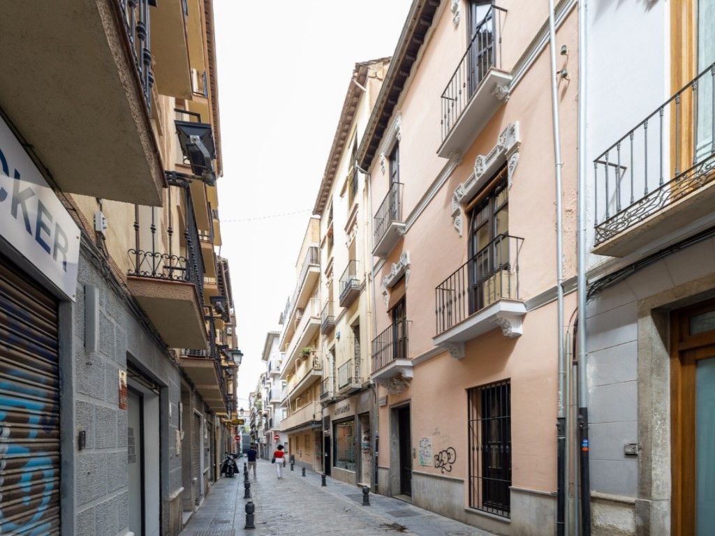 Exterior view of Flat for sale in  Granada Capital