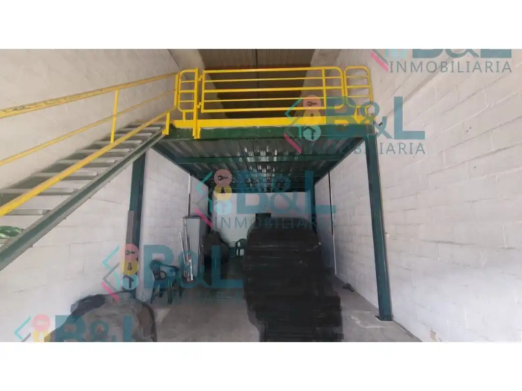 Nave industrial en venta en Huelva
