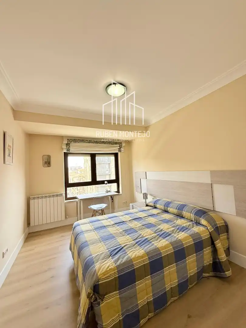 Schlafzimmer von Wohnung zur Miete in Salamanca mit Heizung, Parkett und Terrasse