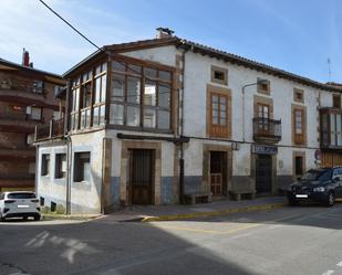 Vista exterior de Casa o xalet en venda en Espinosa de los Monteros amb Calefacció, Terrassa i Traster