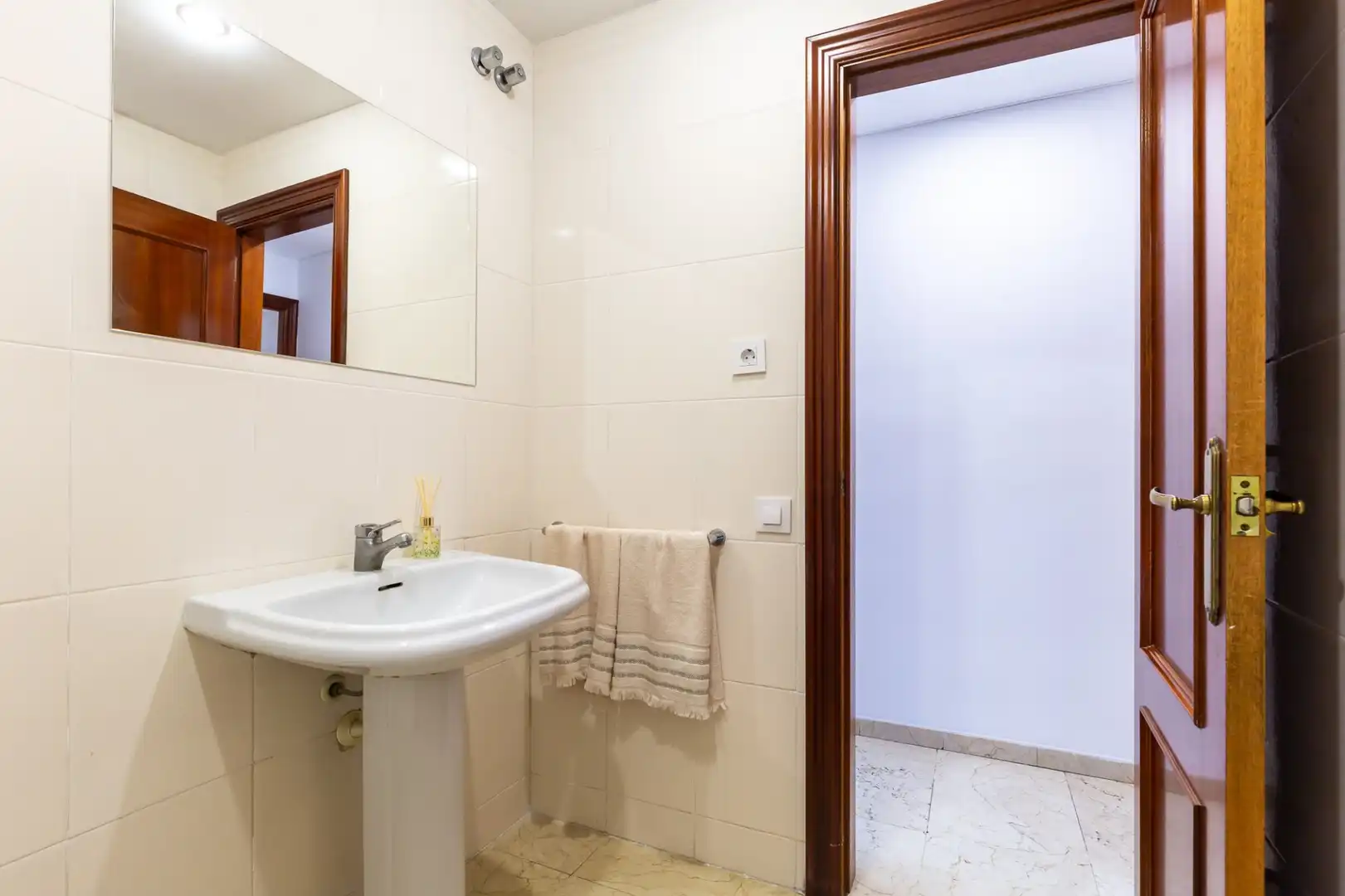 Badezimmer von Wohnung zum Verkauf in Sant Just Desvern mit Klimaanlage, Heizung und Terrasse