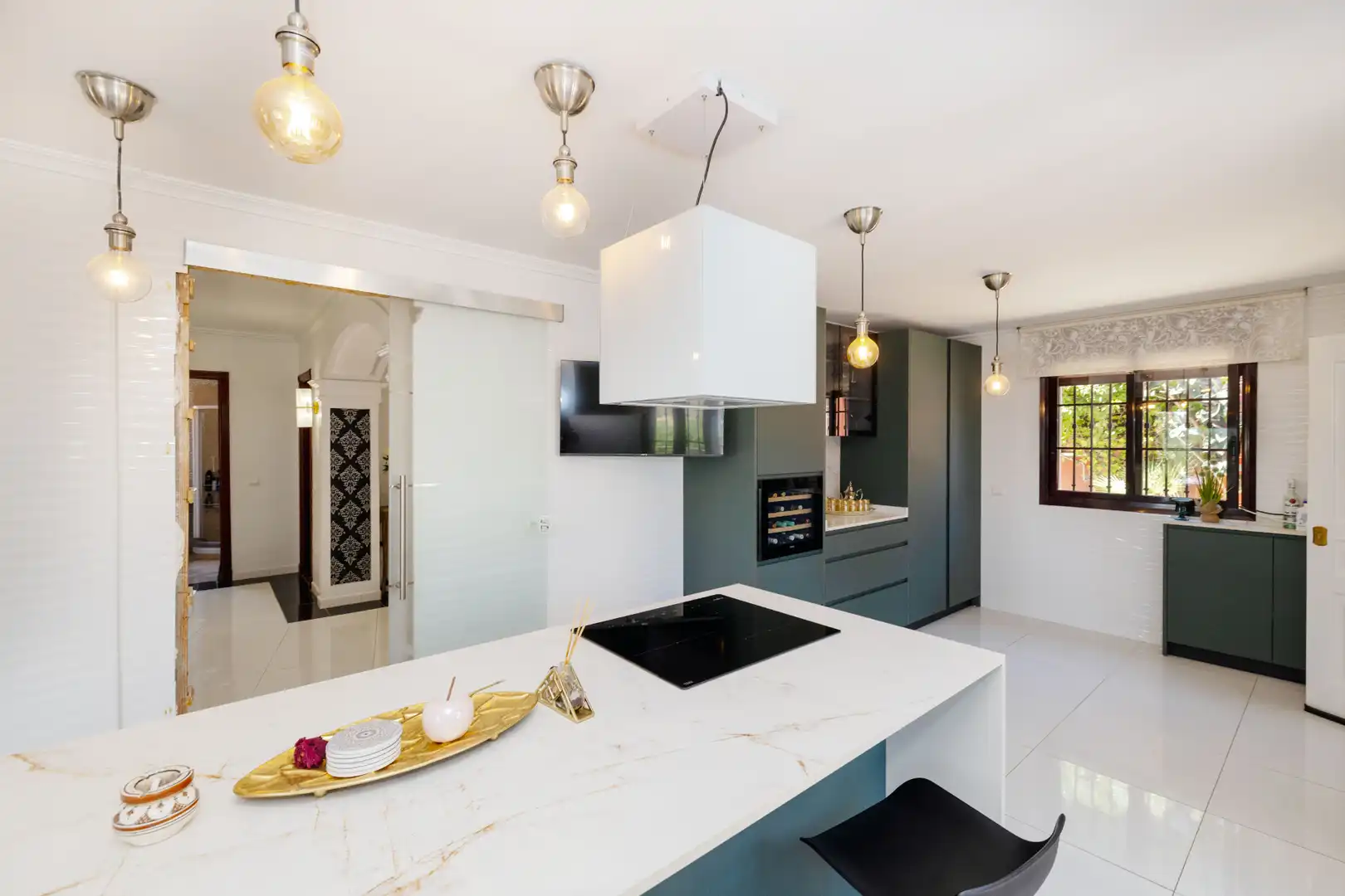 Küche von Haus oder Chalet zum Verkauf in Málaga mit Klimaanlage, Heizung und Privatgarten