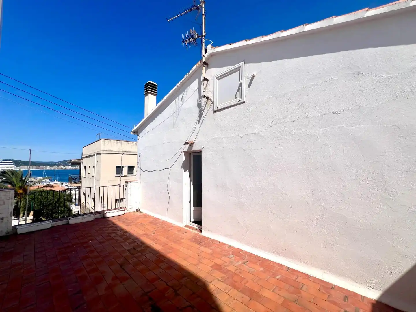 Exterior view of Flat for sale in Palamós  with Heating, Terrace and Storage room