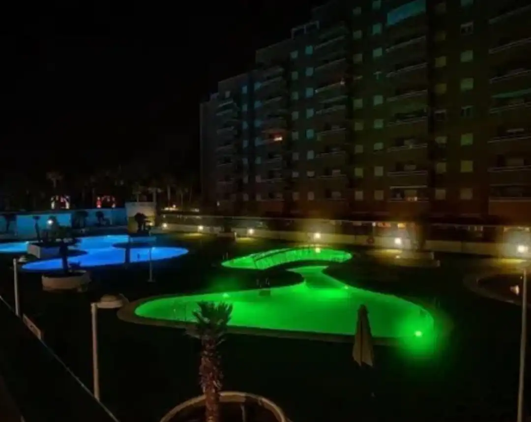 Schwimmbecken von Wohnungen zum Verkauf in Oropesa del Mar / Orpesa mit Klimaanlage, Heizung und Terrasse