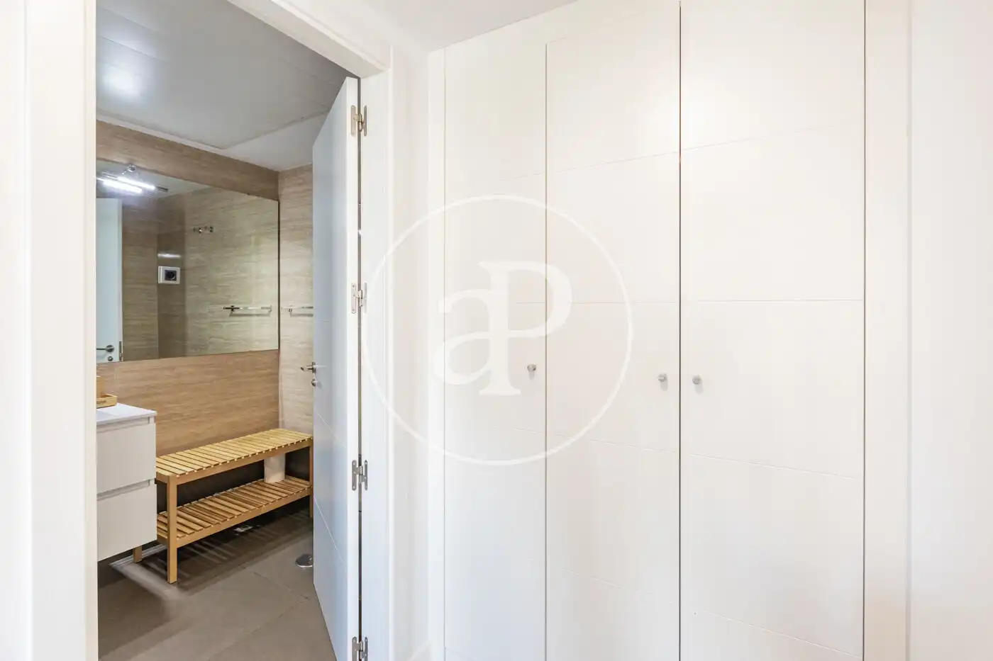 Baño de Piso en venta en Madrid con Aire acondicionado, Calefacción y Jardín privado