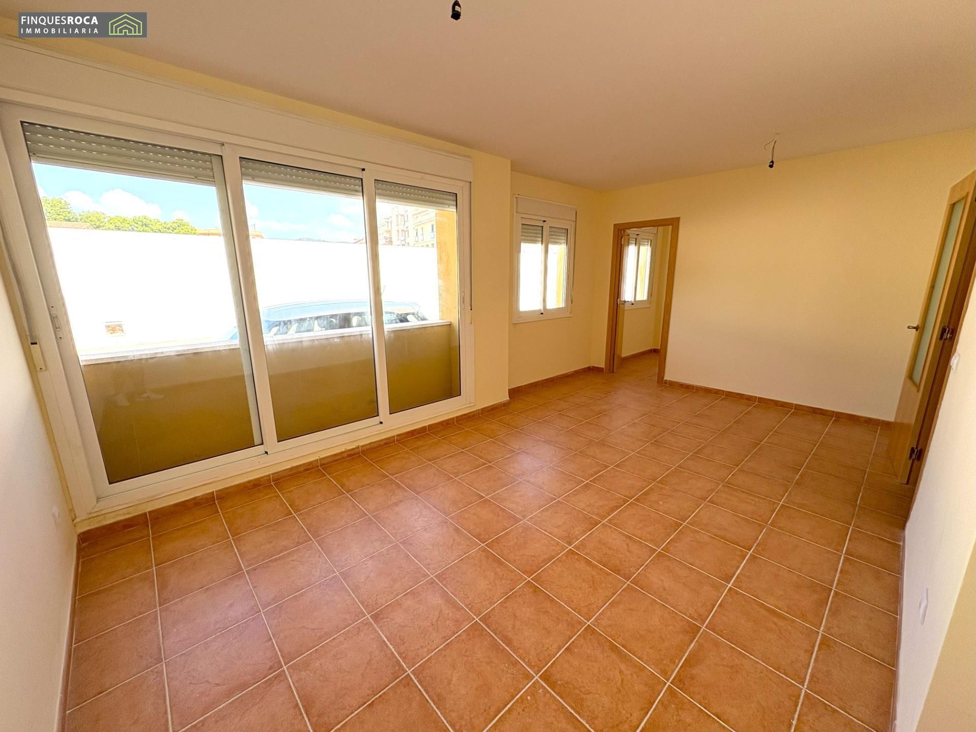 Apartament en venda en Alcanar amb Terrassa, Balcó i Piscina comunitària