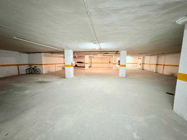 Garaje en Venta en Calle Calle del Maestro Serrano, 25, 25 en Canals