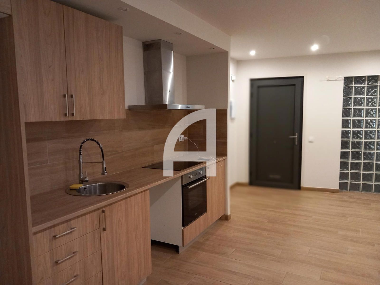 Cuina de Estudi de lloguer en Sant Vicenç Dels Horts amb Traster