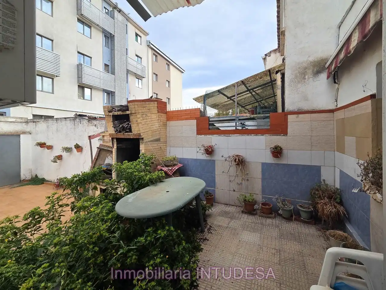 Terrassa de Casa adosada en venda en Lourdes