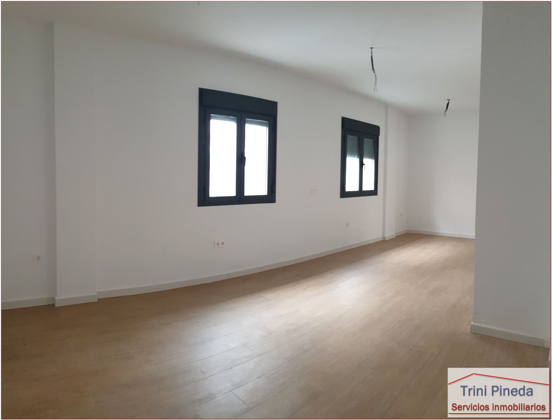 Living room of Flat for sale in  Sevilla Capital  with Air Conditioner, Terrace and Storage room
