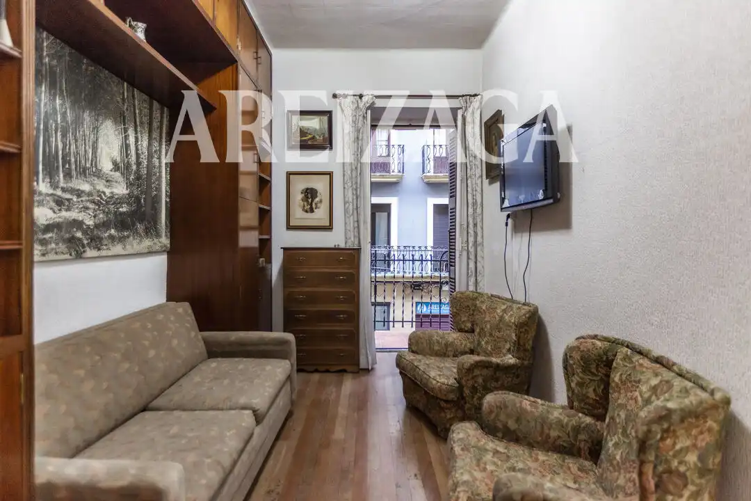 Habitación de Piso en venta en Donostia - San Sebastián  con Calefacción y Balcón