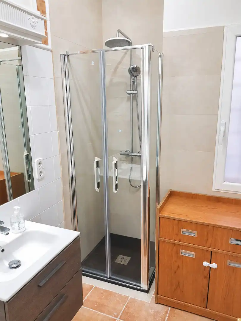 Baño de Piso de alquiler en Madrid con Aire acondicionado, Calefacción y Amueblado