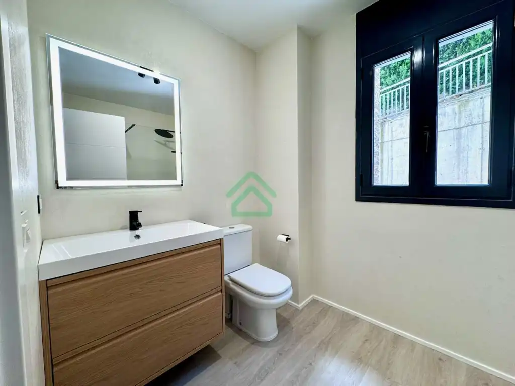 Baño de Piso en venta en Montferrer i Castellbò