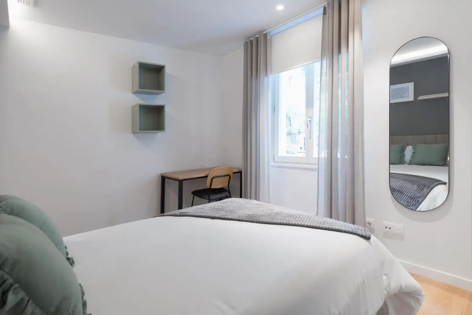 Bedroom of Apartments for rent in Madrid  with Air Conditioner, Heating and Terrace