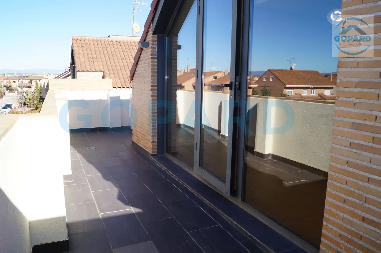 Terraza de Casa adosada de alquiler en Villanueva de la Cañada con Aire acondicionado, Calefacción y Jardín privado