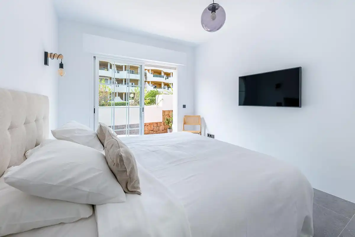Bedroom of Flat for rent in Marbella  with Air Conditioner, Heating and Terrace