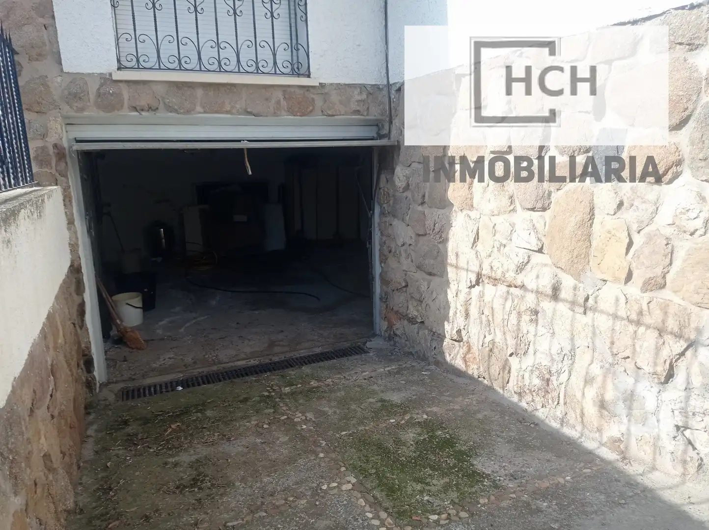 Parking de Casa o chalet en venta en La Puebla de Montalbán con Calefacción, Jardín privado y Trastero