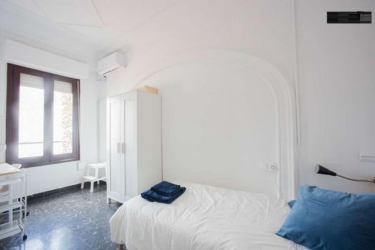 Bedroom of House or chalet to share in  Valencia Capital  with Air Conditioner, Heating and Furnished