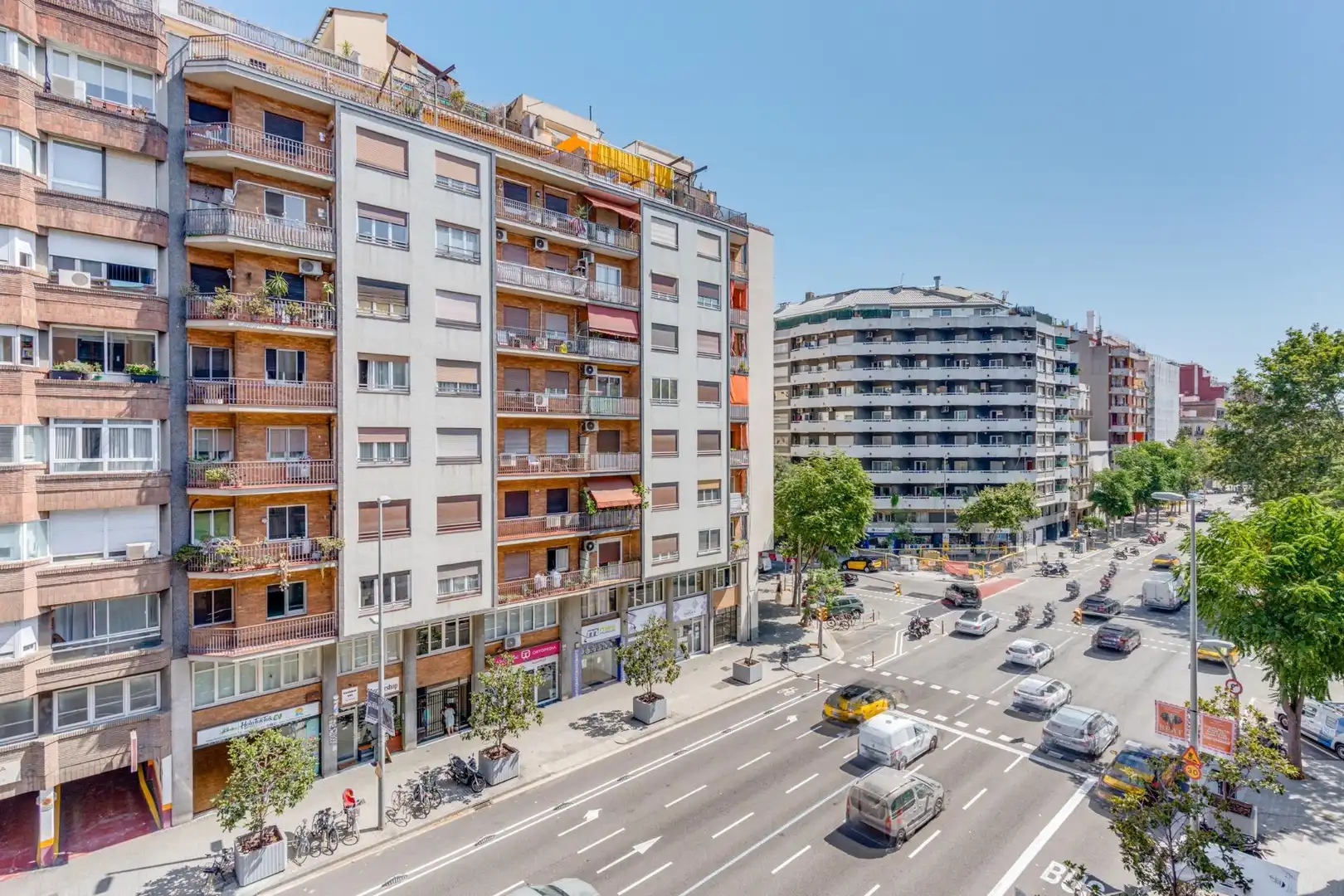 Exterior view of Flat for sale in Barcelona  with Air Conditioner, Heating and Terrace