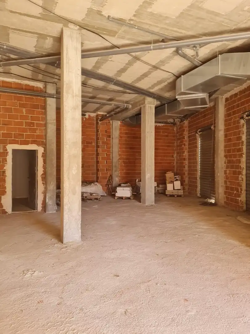 Local comercial en venta en Avenida DR FRANCISCO GASPAR, imagen 2